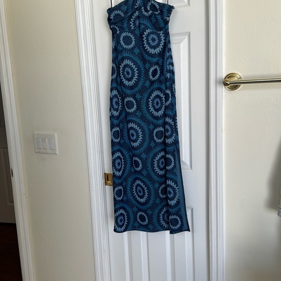 Blue Patterned Halter Dress - Picture 8 of 8
